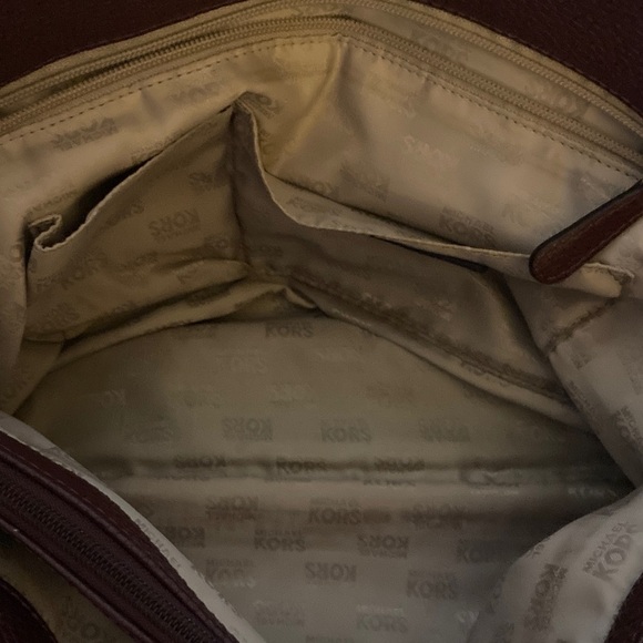 Beautiful Michael Kors Dark Brown Tote Double Strap with Gold Chain - Picture 5 of 11